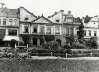 Meštianske domy za parkom na námestí, Prešov (1930-1949)