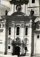 Barokové priečelie kostola so vstupným portálom, Prešov (1930-1949)