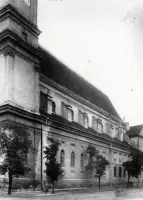 Bočná fasáda veľkého barokového kostola, Trnava (1930-1949)