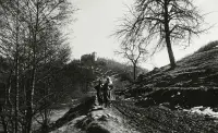 Breh Hrona a hrad Šášov, Ladomerská Vieska (1930)