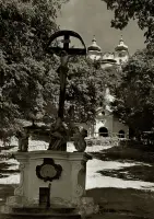 Kalvária s krucifixom pod kostolmi, Banská Štiavnica (1930-1949)