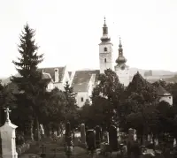 Námestie Š. Moyzesa, cintorín a Kostol Nanebovzatia Panny Márie, Banská Bystrica (1929)