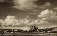 Pohľad na hrad nad dedinou, Beckov (1930-1949)