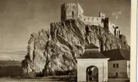 Beckovský hrad na skale (1930-1949)