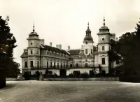 Kaštieľ s nárožnými vežami, Bernolákovo (1930-1949)
