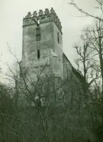 Kostolná veža s cimburím, Chmeľov (1930-1949)