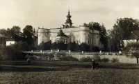 Kaštieľ s nárožnými vežami za parkom, Markušovce (1930-1949)