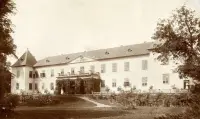 Kaštieľ s nárožnou vežičkou, Veľká Ida (1930-1949)