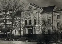 Barokový palác s balkónom pri parku, Košice (1930-1949)