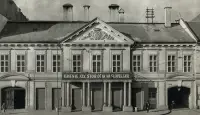 Palác s portikom a trojuholníkovým štítom, Košice (1930-1949)