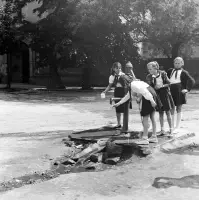 Námestie Koháryho, v pozadí františkánsky kostol, Fiľakovo (1959)