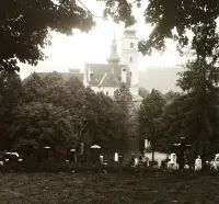 Námestie Š. Moyzesa, cintorín a Kostol Nanebovzatia Panny Márie, Banská Bystrica (1939)
