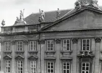 Horná časť priečelia Primaciálneho paláca, Bratislava (1930-1949)