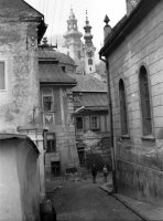 Novozámocká ulica a hodinová veža radnice, Banská Štiavnica (1975)