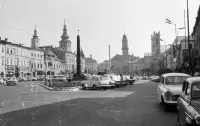 Námestie SNP, hodinová veža a Katedrála sv. Františka Xaverského, Banská Bystrica (1969)
