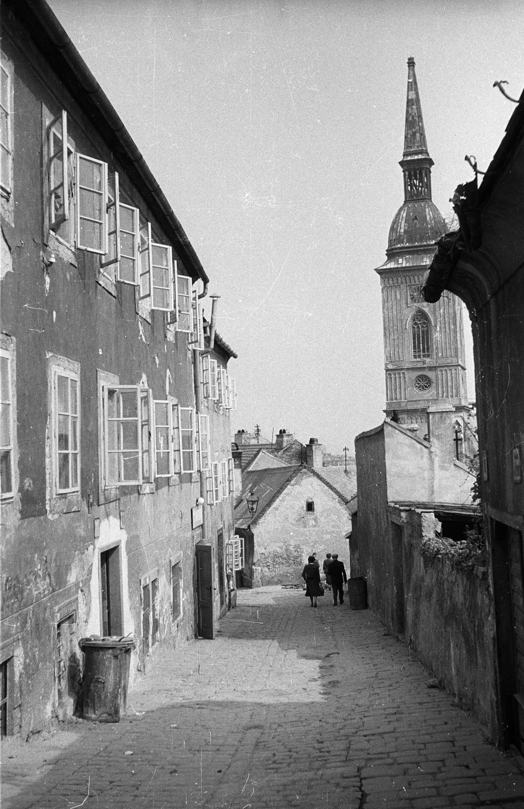 Beblavého ulica, pohľad k Dómu sv. Martina, Bratislava (1959)