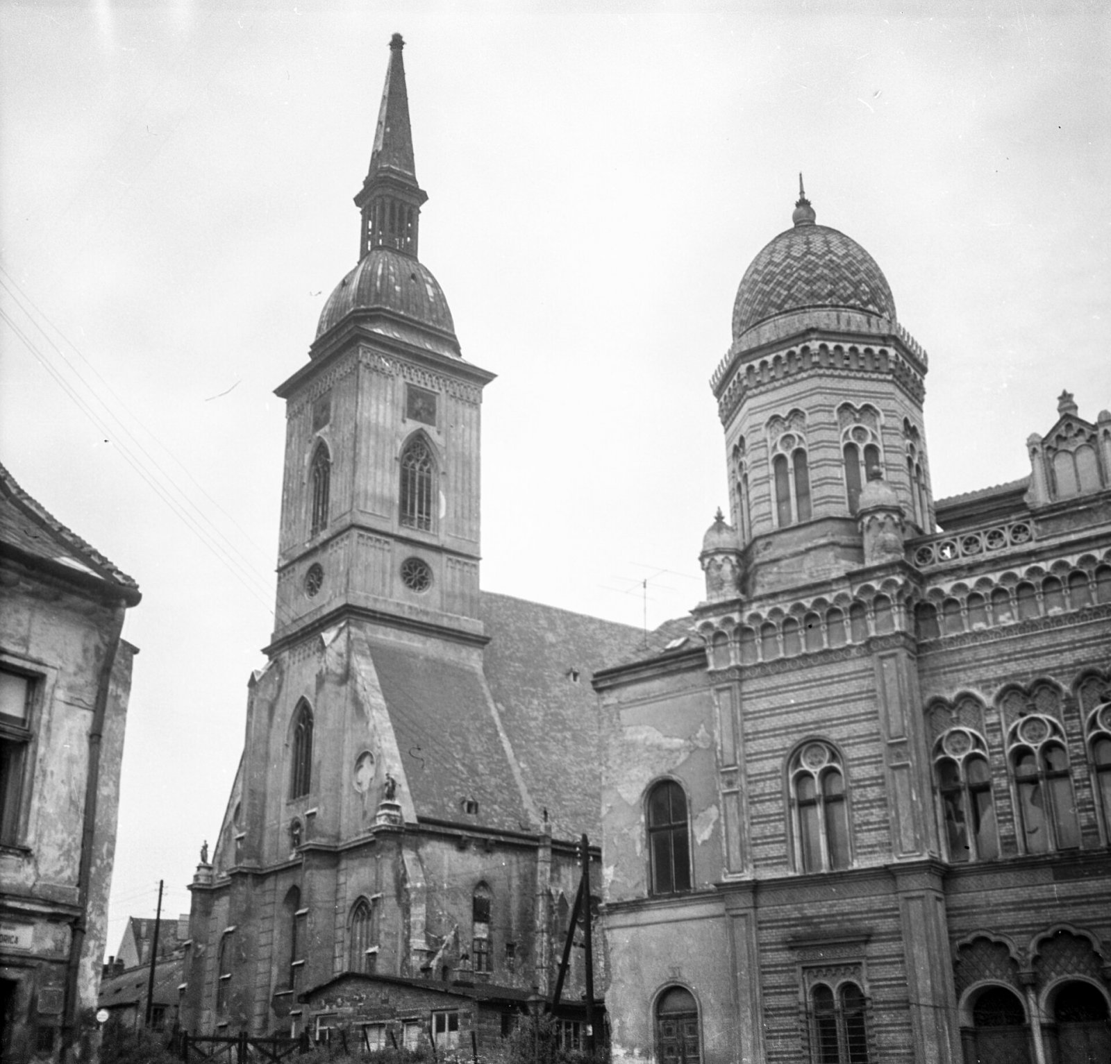 Rybné námestie a zbúraná neologická synagóga, Bratislava (1960)