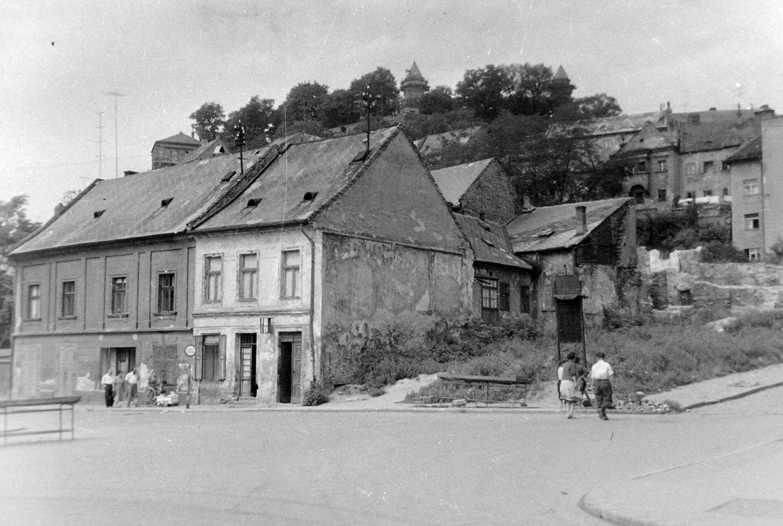 Rybné námestie, v pozadí hrad, Bratislava (1965)
