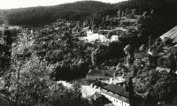 Panoráma obce a opevnený kostol Premenenia Pána, Špania Dolina (1928)