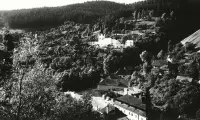 Panoráma obce a opevnený kostol Premenenia Pána, Špania Dolina (1928)