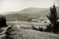 Panoráma obce s evanjelickým kostolom, Vlachovo (1934)
