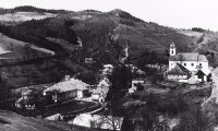 Panoráma obce a kostol sv. Lukáša, Sklené Teplice (1930)