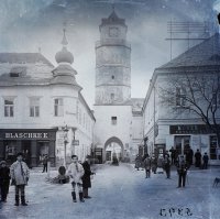 Mierové námestie a mestská brána, Trenčín (1905)