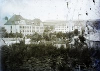 Námestie Štefana Kluberta, reálka a súdna budova, Levoča (1906)