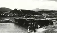 Panoráma obce s Hronom a hradom, Slovenská Ľupča (1930)