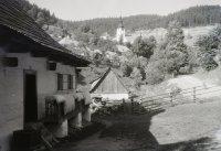 Panoráma obce a opevnený kostol Premenenia Pána, Špania Dolina (1930)