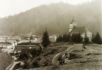 Pohľad na obec s katolíckym kostolom, Vernár (1933)