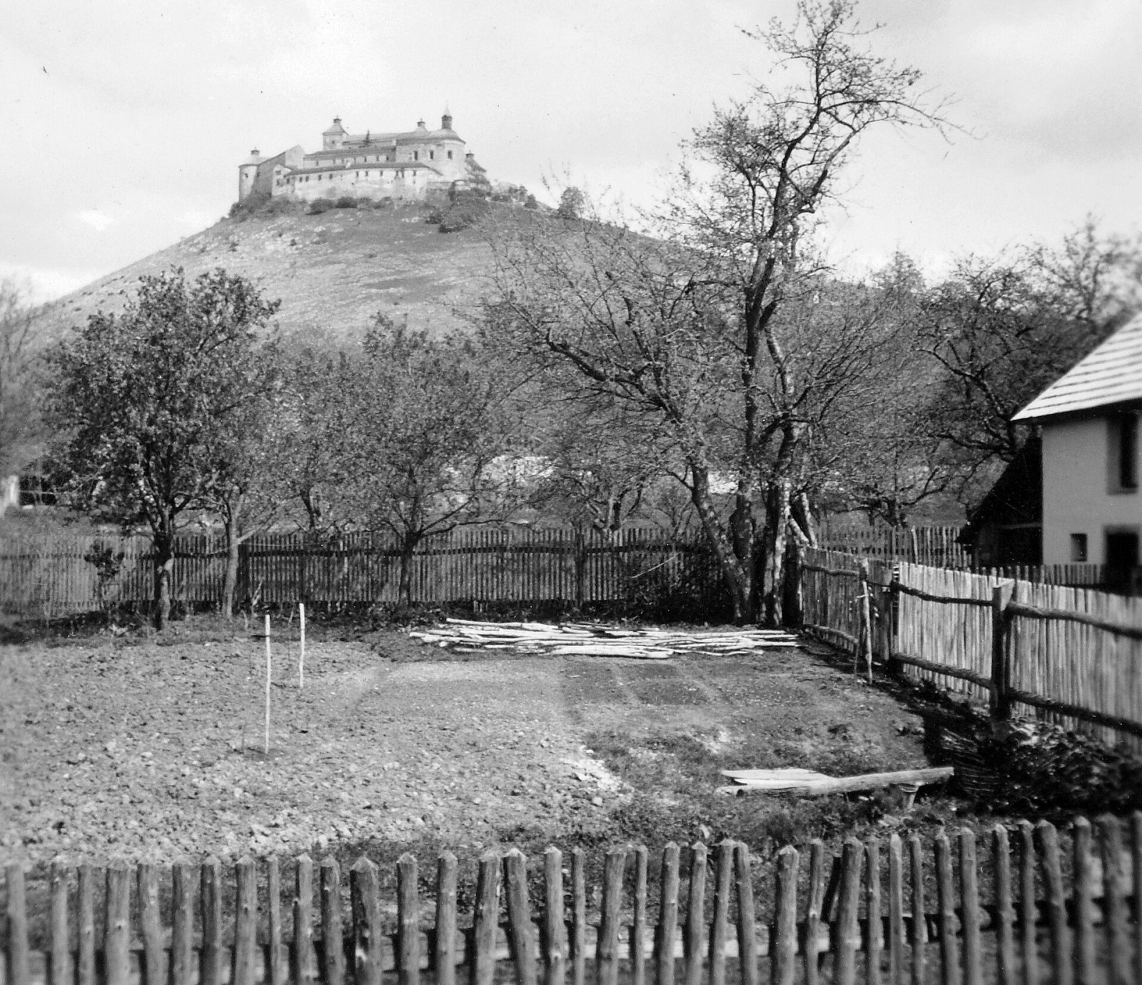Hrad Krásna Hôrka, Krásnohorské Podhradie (1939)