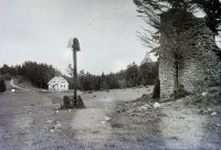 Kláštorisko, vpravo ruiny kartuziánskeho kláštora, Dedinky (1929)