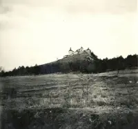 Hrad Krásna Hôrka od východu, Krásnohorské Podhradie (1942)