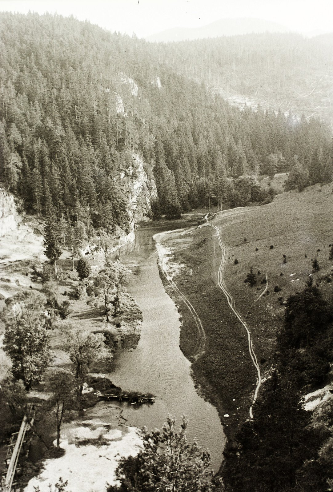 Prielom Hornádu medzi Hrabušicami a Smižanmi, Dedinky (1934)