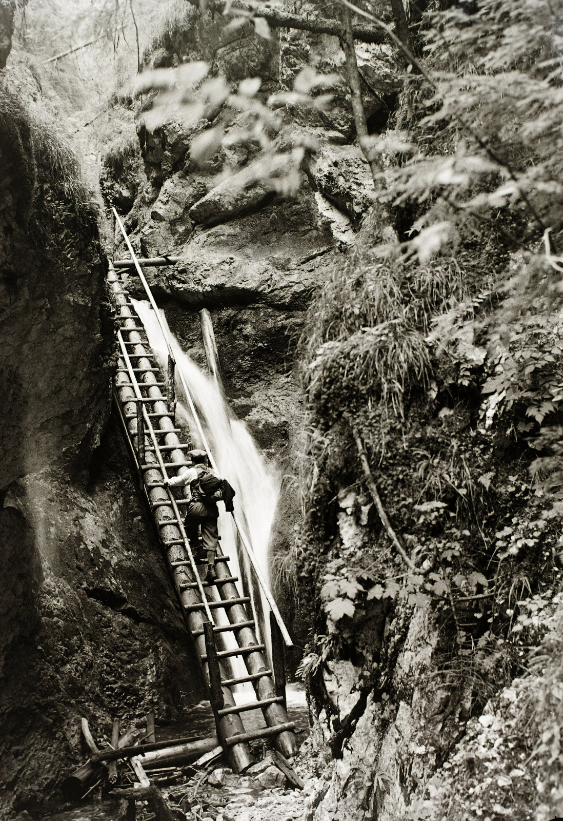 Roklina Veľký Sokol, Veľký vodopád, Dedinky (1934)