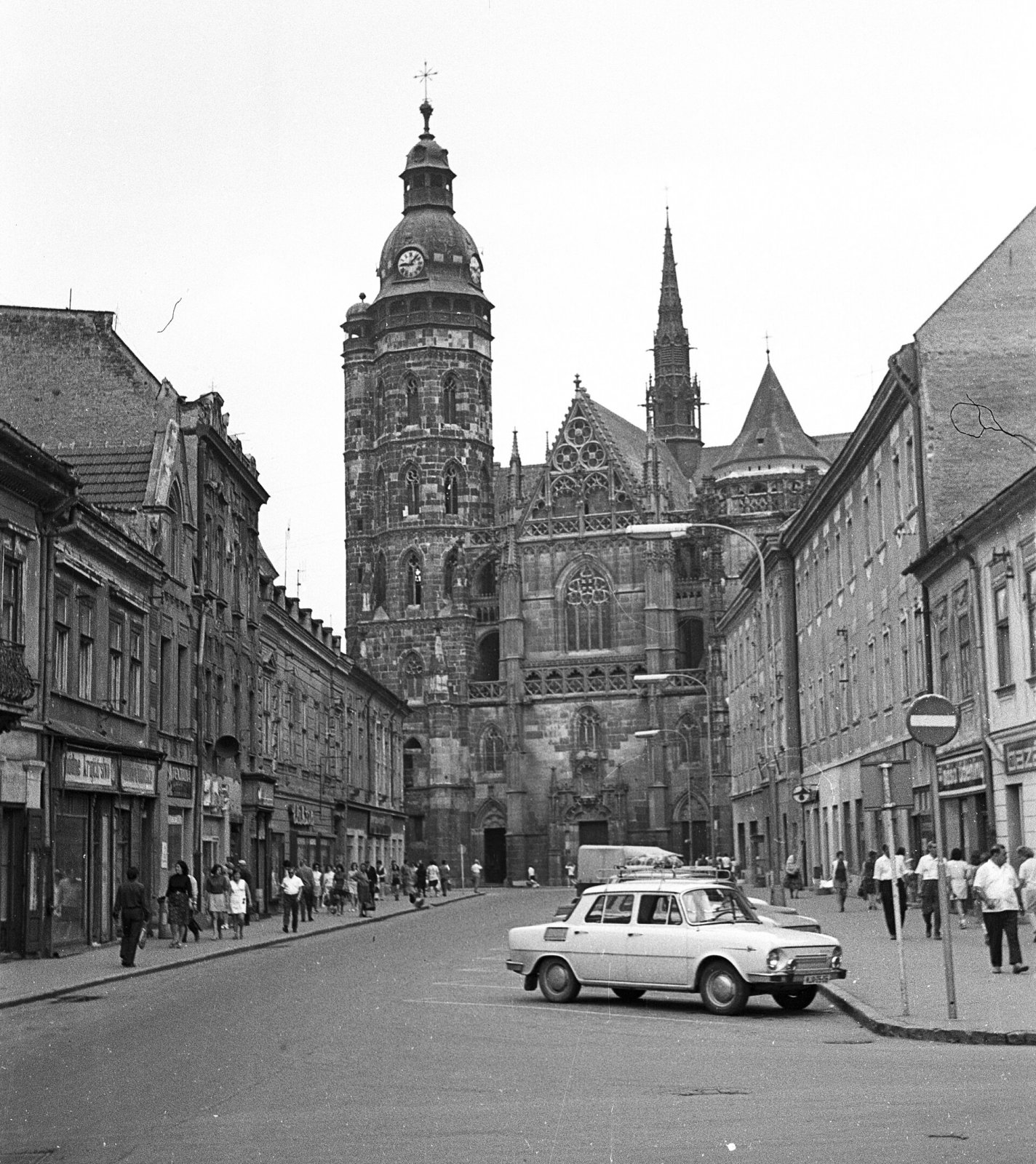 Alžbetina ulica a Dóm sv. Alžbety, Košice (1972)