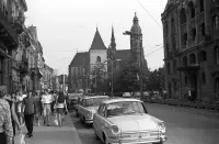 Hlavné námestie, Štátne divadlo, Dóm a Urbanova veža, Košice (1972)