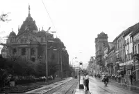 Hlavné námestie, Štátne divadlo a kostol Najsvätejšej Trojice, Košice (1962)