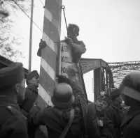 Hraničný priechod pri moste cez rameno Dunaja v novembri 1938, Komárno (1938)