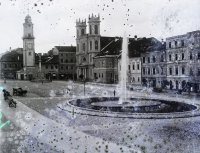 Námestie SNP, hodinová veža a katedrála sv. Františka Xaverského, Banská Bystrica (1906)