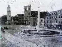 Námestie SNP, hodinová veža a katedrála sv. Františka Xaverského, Banská Bystrica (1906)