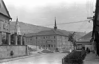 Banícke námestie a katolícky kostol, Gelnica (1967)
