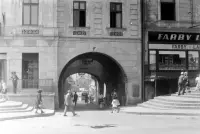 Priechod bývalej radnice (dnes Múzeum vína) na Hlavnej ulici, Prešov (1963)